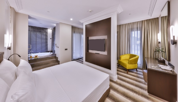 Jakuzili Deluxe Süit Resim