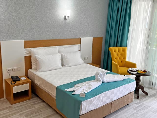 Aile Odası (Deniz manzaralı) Resim