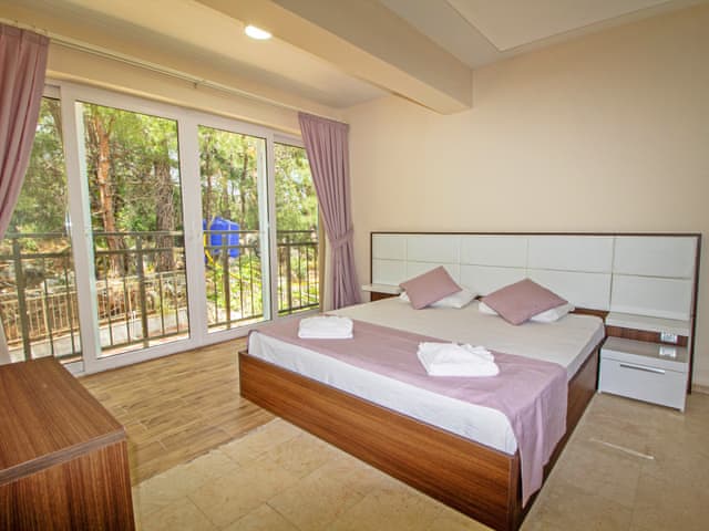 Nokta Ölüdeniz Suit Resim