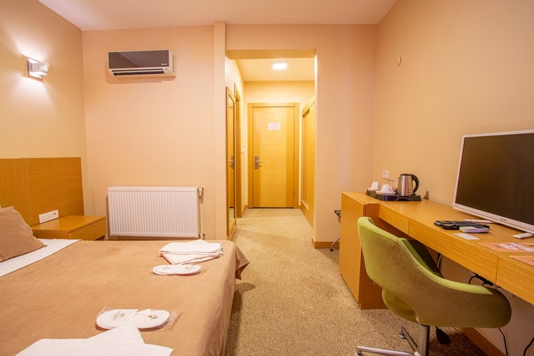 Havuz Manzaralı Oda Resim